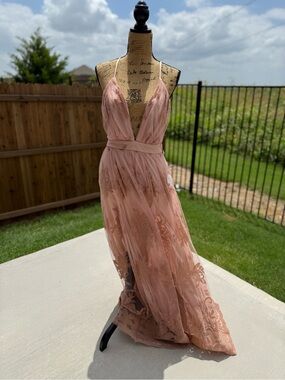 Women's Blush Pink Halter Maxi Dress